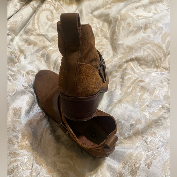 Ugg booties boots - Picture 7 of 9